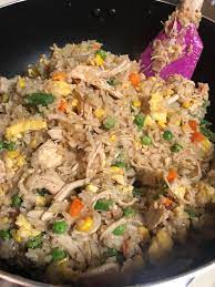 Healthy fried rice made with cooked brown rice, eggs, and cabbage tastes just like the real thing but only has 130 calories per serving. Easy Homemade Chicken Fried Rice 216 Calories Per Cup Perfect For That Takeout Craving 1500isplenty