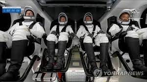 스페이스x '크루드래건2' 우주인 4명 태우고 iss 향발(상보). Gwrboapu569 M