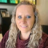 100+ perfiles de «Simkin»