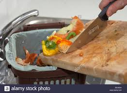 Essen Abfalleimer Stockfotos Und Bilder Kaufen Alamy