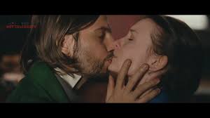 Hazal Caglar dizi oyuncusu mini etekli halleri