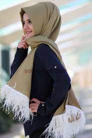 50 Tl Isra Marka Premium Serisi Ipeksi Gorunumlu Kaliteli Sal Orjinal Tavus Kusu Tuyunden Salin Iki Uc Kismina Tasarlanmist Moda Stilleri Sal Tavus Kusu