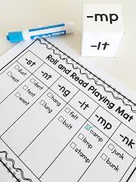 This Is One Of My Favorite Guided Reading Games Kids Take Turns Rolling The Die Make It Guided Reading Activities Guided Reading Guided Reading Lesson Plans