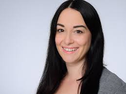 Dr. Anne Wolf erhält Auszeichnung