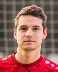 Denny is back at home! Daniel Pinkney ist bereits seit 2007 Teil des FC  Ausseerland und hat sich durch alle U- Mannschaften bis in die  Kampfmannschaft durchgearbeitet. gerade als er den Durchbruch