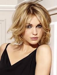 And as you can see, the second style on our fabulous list of short hairstyles for fine hair is popularly known as the beachy waves. Layered Hairstyles For Thin Hair Uphairstyle