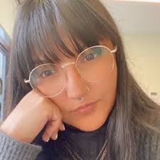 Dani Bu على X: "#LejosLoQueMasMeGusta es tener un día sin pensar en nada  mas que en descansar 😁"