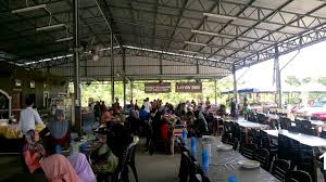Pasti ia satu pengalaman menarik bagi para pengunjung sungai klah hot spring. Trave Nasi Bamboo Nasi Buluh Sungkai Perak Tempat Makan Menarik Di Malaysia Youtube