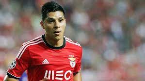 Comenzó en las inferiores de deportivo maipú, de la provincia de mendoza, argentina. Enzo Perez So Sai Pelo Valor Da Clausula Benfica Jornal Record