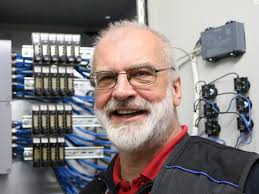 Hausmeister: Alleskönner am Puster und PC