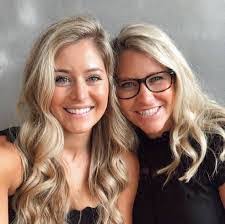 Lauren Linker's Instagram, Twitter & Facebook