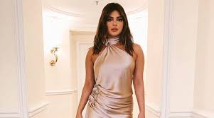 Priyanka chopra jonas hold the miss world 2000 crown when nick jonas steal a kiss from priyanka chopra & leave her blushing during the epic performance priyanka chopra wallpaper in hd free to download here used for mobile and desktop. Priyanka Chopra Workout Routine And Diet Plan Updated