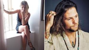 La coppia convive e ha adottato due piccoli cagnolini trovatelli. Emma Marrone E Enrico Nigiotti Fidanzati Dopo Il Post Scoppia Il Gossip