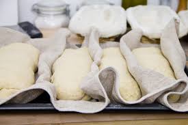 In tal caso, si consigliano 2 g di lievito di birra secco (da unire direttamente alle farine) oppure 6 g di lievito di birra fresco (da sciogliere nell'acqua prima di unirlo ai rimanenti. Ricetta Pane Fatto In Casa Con Lievito Madre Gnambox Com