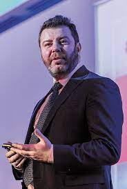 Daniel dines struggled with life in the u.s. Typimiicp8wj9m