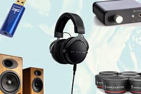 This compact and modern system includes usb audio interface, fm/am tuner, cassette, cd, and turntable. How To Built The Best Desktop Audio System For Home Insidehook