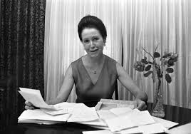 Mary Higgins Clark, Best-Selling Queen of Suspense, Dies at ...