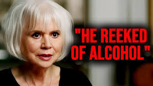 Stephanie Cummins's Instagram, Twitter & Facebook