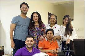He is best known for playing the role of warrior prince arjuna in mahabharat and dev dixi. Shaheer Sheikh S Wife Ruchikaa Kapoor Is A Glowing Mom To Be As She Flaunts Her Baby Bump