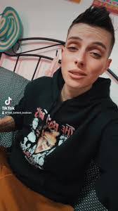 Amanda Deeb's Instagram, Twitter & Facebook