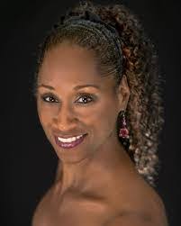 Robyn Higginson's Instagram, Twitter & Facebook