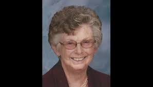 Anne Hovey's Instagram, Twitter & Facebook