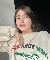 Phoebe Hannah's Instagram, Twitter & Facebook