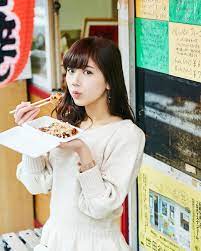 今日、あの子となにを食べにいこうか -激カワ女子図鑑- Vol.4青山学院大学3年今井美桜さんとたこやきを食べる。 | ガール | FINEBOYS  Online