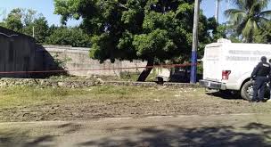 Sergio gómez fue encontrado sin vida en la carretera que va de morelia a chiquimitio michoacán en méxico sergio gómez muerte (youtube) la carretera está rodeada de parajes verdes en medio de la sierra, y según lo comenta el joven youtuber fue en ese lugar donde lo encontraron sin vida, con huellas de tortura y aparentemente hechas por un comando armado, aunque se manejan distintas. Hombre Encontrado Muerto En Javier Rojo Gomez Fue Asesinado Reporteros De Banqueta