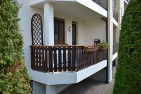 Derzeit 1.050 freie mietwohnungen in ganz neukirchen/pleiße. 3 Zimmer Wohnung Zu Vermieten Bachgasse 3 A 09221 Neukirchen Erzgebirge Erzgebirgskreis Mapio Net