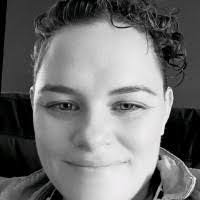 Danielle Mellett's Instagram, Twitter & Facebook