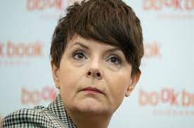 Zadufanie w sobie na poziomie choroby źródło: Korwin Piotrowska Bezwzglednie O Glacy Ktory Nie Placi Alimentow Wulgarna Riposta Muzyka