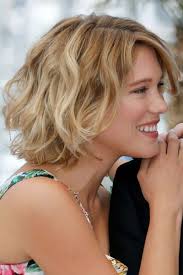 Coupe Au Carre Idees De Coiffures De Stars A Copier Coupe Cheveux Carre Court Coupe Carre Coiffures De Star