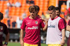 Kevin gameiro (2nd left) and antoine griezmann (left) form a very formidable team up front for atletico madrid manager diego simeone has seen antoine griezmann rediscover his shooting boots. Primera Division Nach Batshuayi Deal Valencia Holt Auch Kevin Gameiro