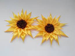 Sunflowers Of Satin Ribbons Podsolnuhi Iz Atlasnyh Lent Ribbon Flowers Ribbon Roses Flower Making