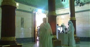Ever Wondered How The Kaaba Looked Inside Tohir Solomons Historical Images Kaba Islam