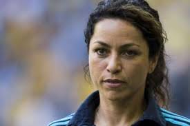 Ik geloof het niet, maar Carneiro zei dat ze met een speler had geslapen'