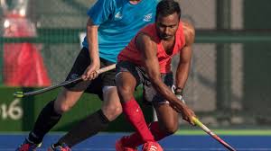 The game can be played on grass, watered turf, artificial turf or synthetic field, as well as an indoor boarded surface. Hockey Sur Gazon Equipe Canada Site Officiel De L Equipe Olympique
