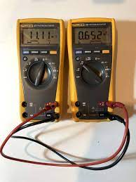 Measuring gigaohms with a simple multimeter