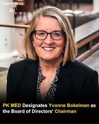 Kristi Crowe's Instagram, Twitter & Facebook