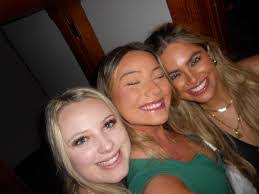 Alyssa Knapton's Instagram, Twitter & Facebook