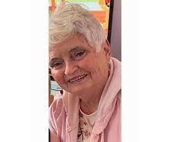 Ellen Singleton's Instagram, Twitter & Facebook