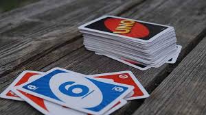 El uno es considerado uno de los mayores clásicos de los juegos de cartas. Como Se Juega Al Uno Las Reglas Del Juego Para Principiantes