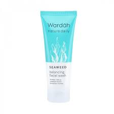Wardah lightening series dipakai setelah melakukan penetralan baik penetralan 3 produk atau selain krim, seri ligthening wardah juga ada cleansing milk, toner, body lotion, scrub, masker dan bedak paket perawatan wardah lightening series untuk kulit kering atau kulit normal. 17 Produk Wardah Untuk Kulit Kering Agar Lembap Dan Terhidrasi Updated 2020 Bukareview