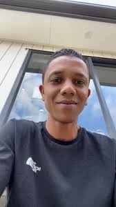 Lyle King (@tom.riddle490)