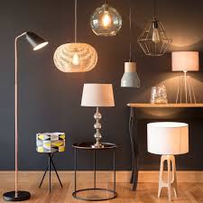 lampada in vetro con paralume beige maisons du monde lampara de cristal lampara cobre lamparas