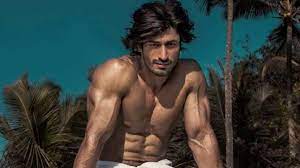 5,818,674 likes · 30,828 talking about this. You Re Reminded Of Being An Outsider All The Time Vidyut Jammwal Bollywood News India Tv