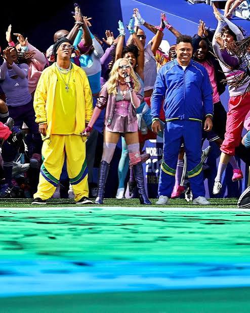 Ronaldo und Ronaldinho als Teletubbies von Madonna? So crazy war die Halftime-Show - TV-Tagebuch - derStandard.at › Etat