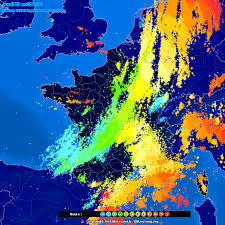 Ainsi, à l'échelle de la france métropolitaine, un réseau de vingt capteurs suffit à détecter et localiser au moins 95% des impacts de foudres au sol. La France A Connu Un Record De Coups De Foudre En 2018 La Presse De La Manche