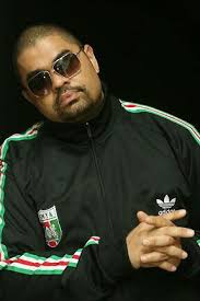 Heavy D (born Dwight Arrington Myers) aka the Overweight Lover, American  rapper, record producer, singer, actor, & former leader of Heavy D & the  Boyz (which included G-Whiz, "Trouble" T. Roy (for